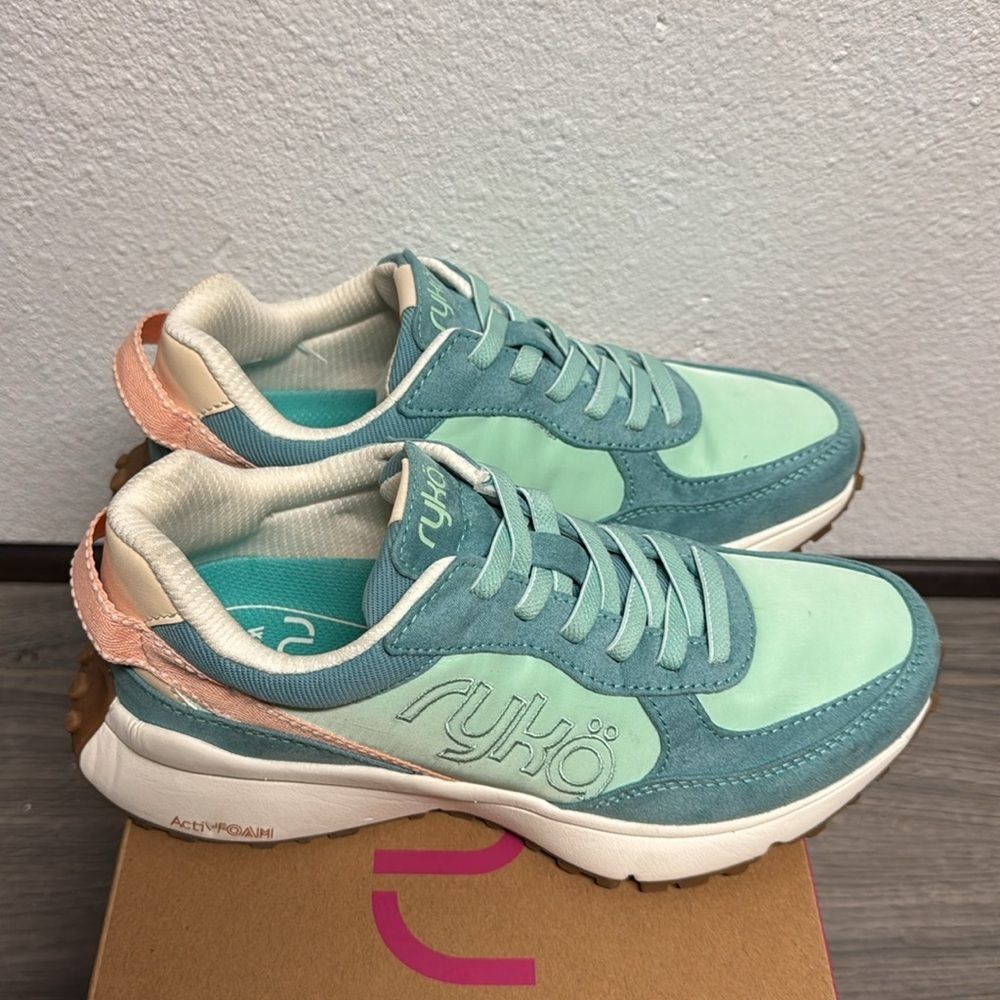 Ryka Jog On Sneakers - Picture 5 of 6